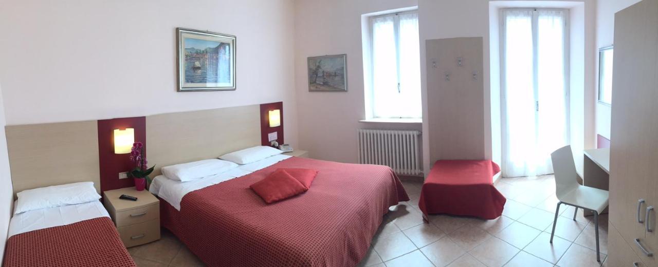 Albergo Riva Reno Di Leggiuno Exterior photo